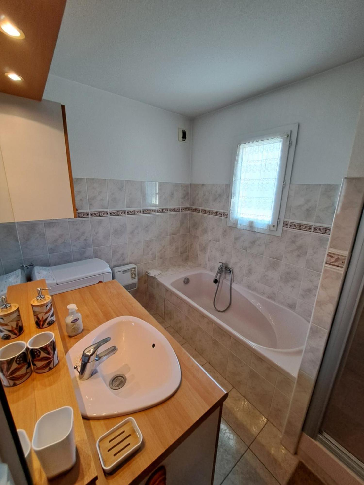 Grand T2 Proche Centre Ville, Vue Mer Et Montagne Bastia  Exterior photo